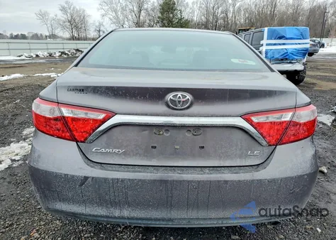 2015 Toyota Camry Le z USA, uszkodzony, nr VIN 4T4BF1FK3FR471018